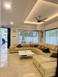 Straits Gardens (D27), Terrace #546882941